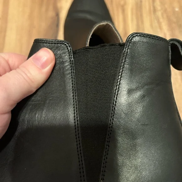 Nisolo Black Chelsea Boot - Picture 7 of 7